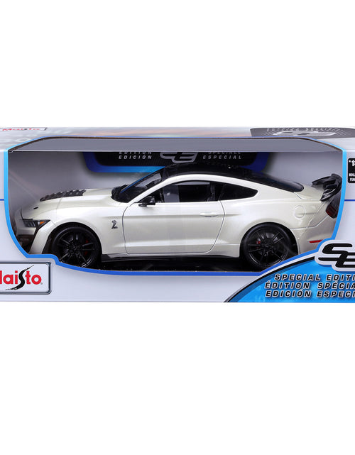 Load image into Gallery viewer, 1:18 SE 2020 Mustang Shelby GT500 (CFTP) Die-Cast Model
